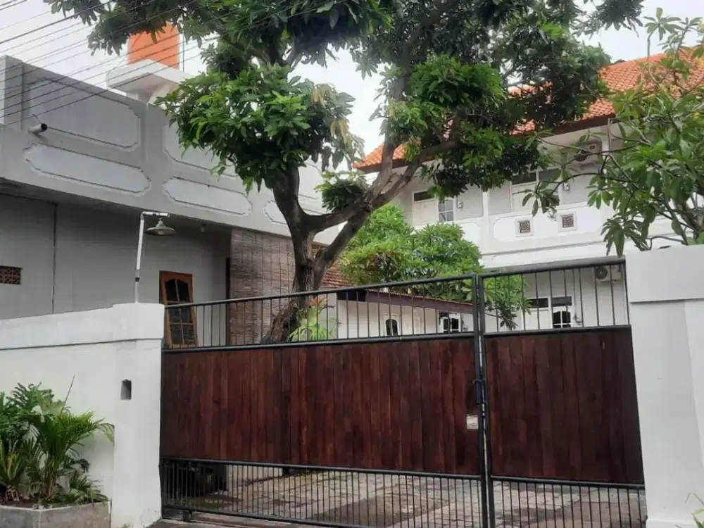 Dijual Kos Lantai 2 di jalan utama Pura demak Denpasar barat.