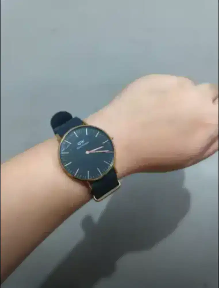 JAM TANGAN DANIEL WELLINGTON ORIGINAL