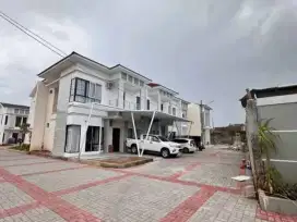 RUMAH 2 LANTAI DEKAT JALAN POROS PERINTIS DAN BANDARA