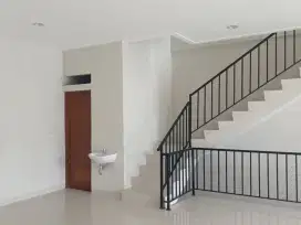 Disewakan Cepat Murah Ruko 4 Lantai Brand New di Ancol Marina