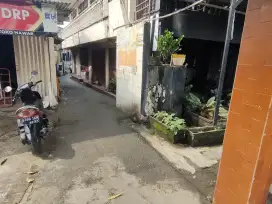 Bekas kontrakan hitung tanah daerah Cibubur