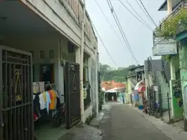 DIJUAL CEPAT KONTRAKAN 2 LANTAI ADA 4 PINTU FULL TERISI
