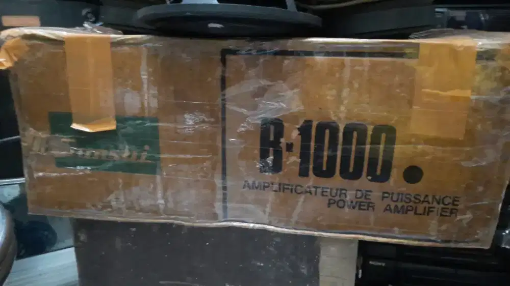 Amplifier Sansui