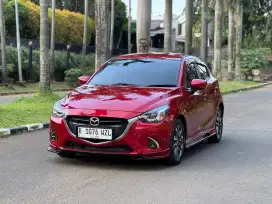 Mazda 2 R AT 2018 Merah Metalik Low Kilometer Istimewa  MATIC