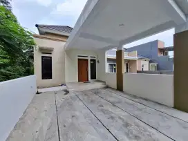 DIJUAL RUMAH SIAP HUNI DI SLEMAN UTARA DEKAT SEKOLAH AL AZHAR CAIRO