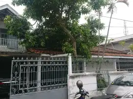 Rumah Lama di Sukaluyu dekat Cikutra jalan Batik batikan