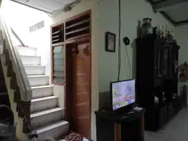 Dijual kos-kosan 4 lantai dengan lokasi strategis Kebon Jeruk