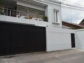 Rumah dan kost eksluaif demangan baru gejayan lingkungan premium