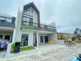 RUMAH 2 LANTAI SIAP HUNI ONE GATE DEKAT PASAR LEGI KOTA GEDE