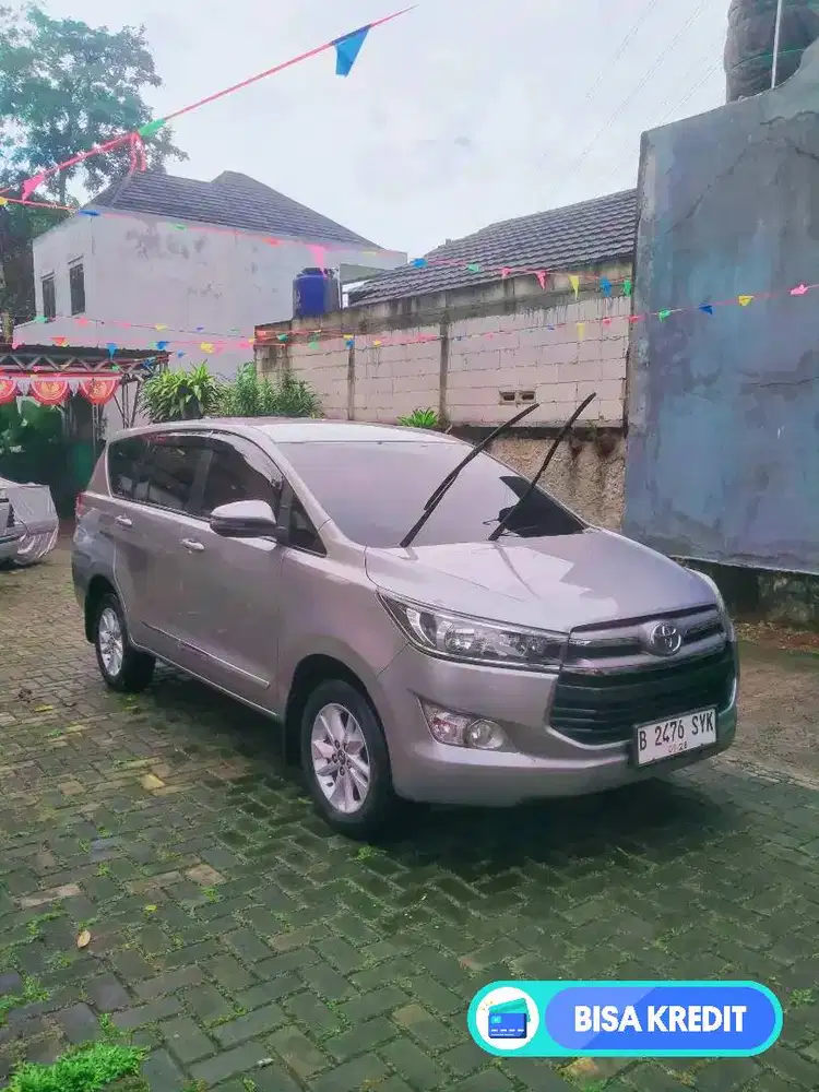 Toyota Inova 2400 MT Solar