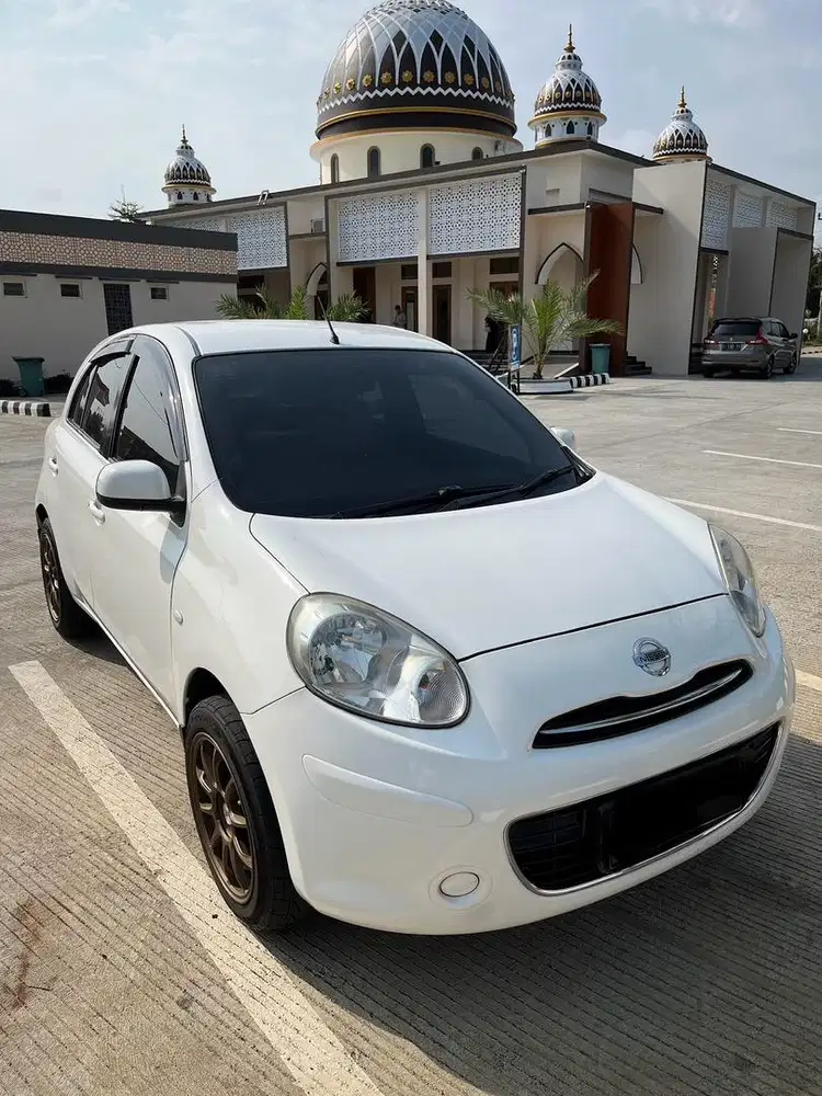 Nissan March AT 1.2 XS 2012