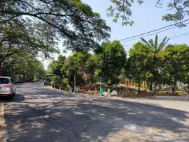 Dijual Kavling The Green Court Luas 329m2.Jalan Boulevard