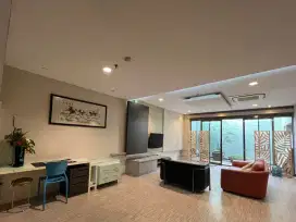Town House Cosmo Park 2 Lantai Disewakan Furnished di Thamrin City