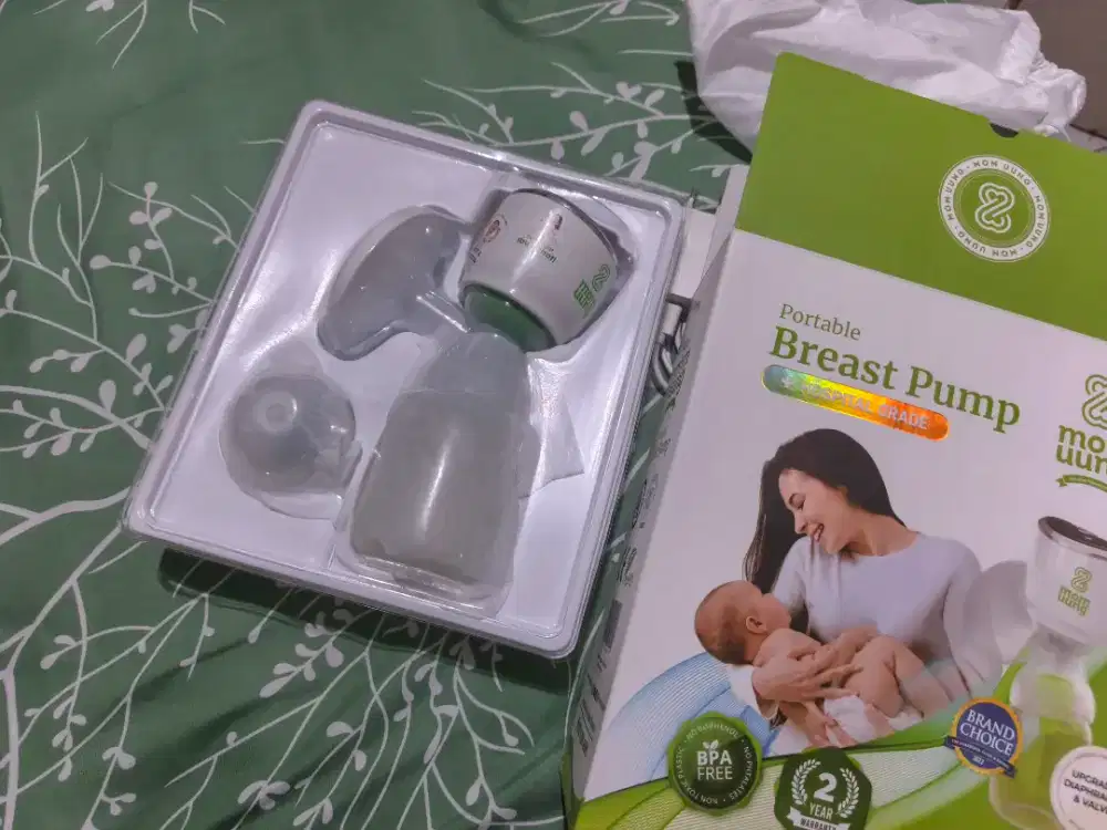 Breast Pump mom uung