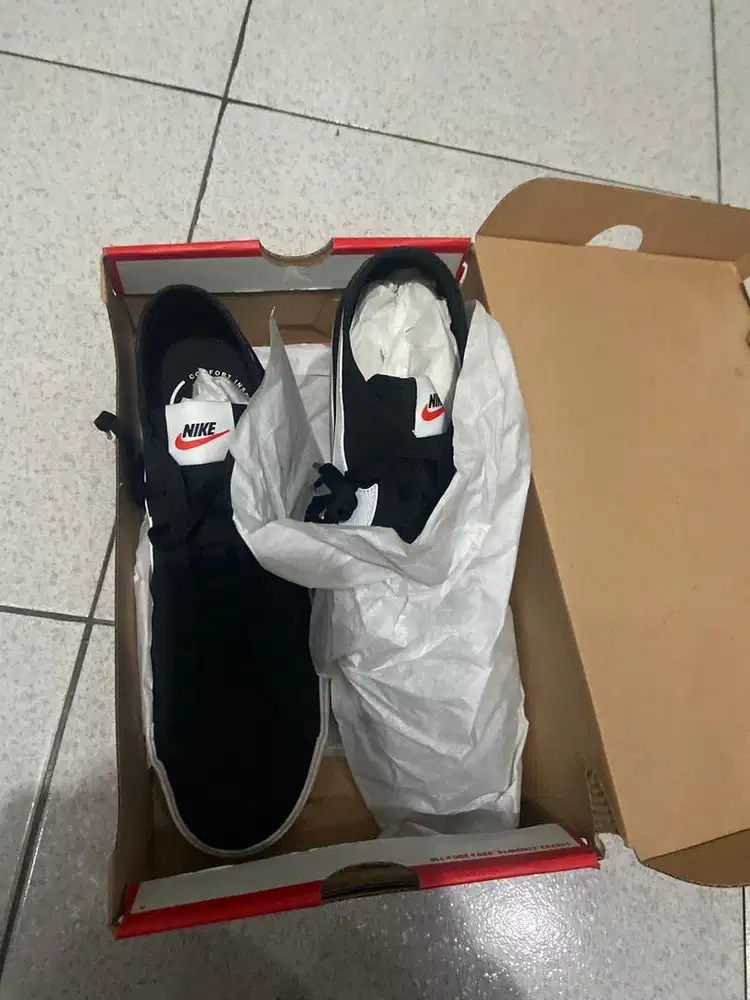 sepatu pria Nike original