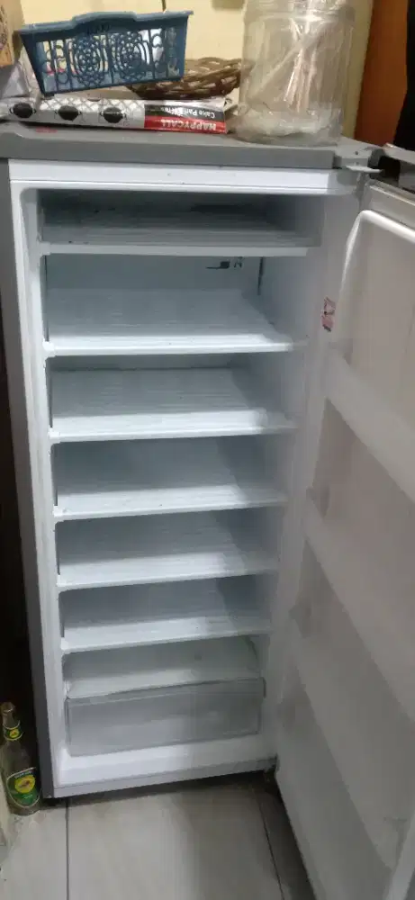 Dijual Cepat Freezer Second