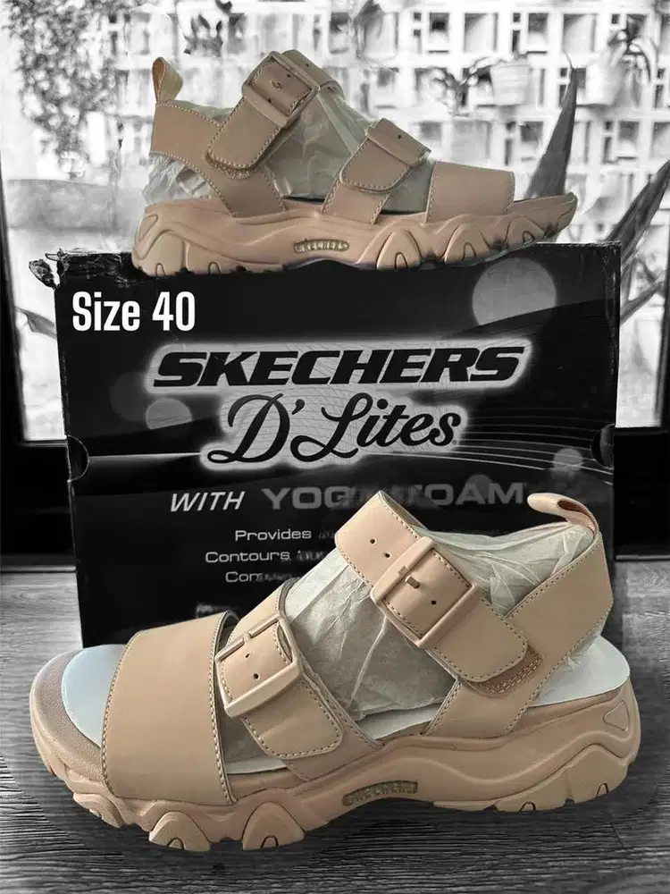 PRELOVED Skechers D’Lites 2.0 Sepatu Sandal