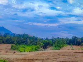 TANAH DENGAN KEAJAIBAN PEMANDANGAN ALAM INDAH