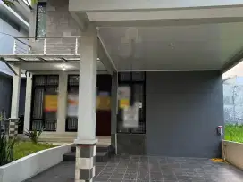 Disewakan Rumah 2 Lantai, Cluster Taman Simpruk Lippo Cikarang