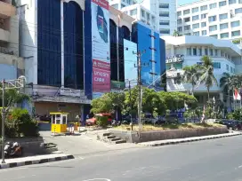 Ruko sudut kawasan bisnis ramai
