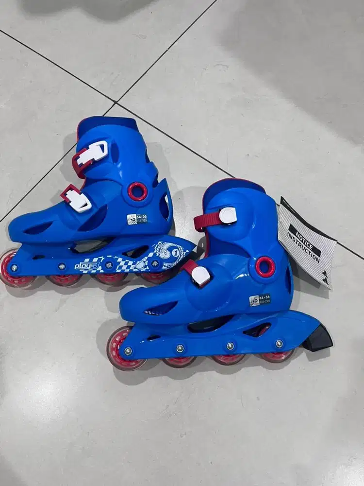 Sepatu roda size 34-36 NEW