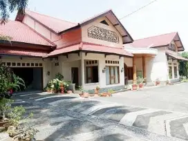 Di jual cepat rumah mewah lingkungan pendidikan di Giri Banyuwangi