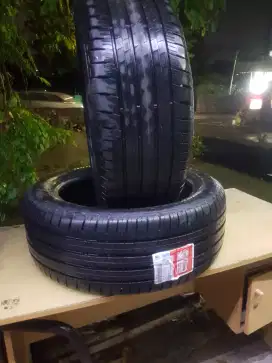 Jual ban mobil masih sangat bagus
