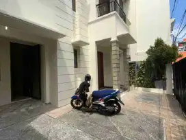 jual rumah siap huni bebas banjir dekat ECO Park Tebet Jakarta Selatan