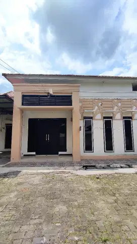 Rumah siap huni deket gatot subroto deket Mall Manhattan Dan PRSU