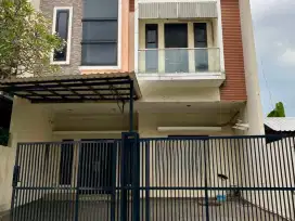 DIJUAL RUMAH THE GADING RESIDENCE UKU 8X18,3 STRATEGIS JALAN LEBAR