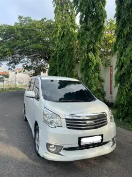 Toyota nav1 2013