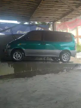 Nissan Serena 1997 Bensin