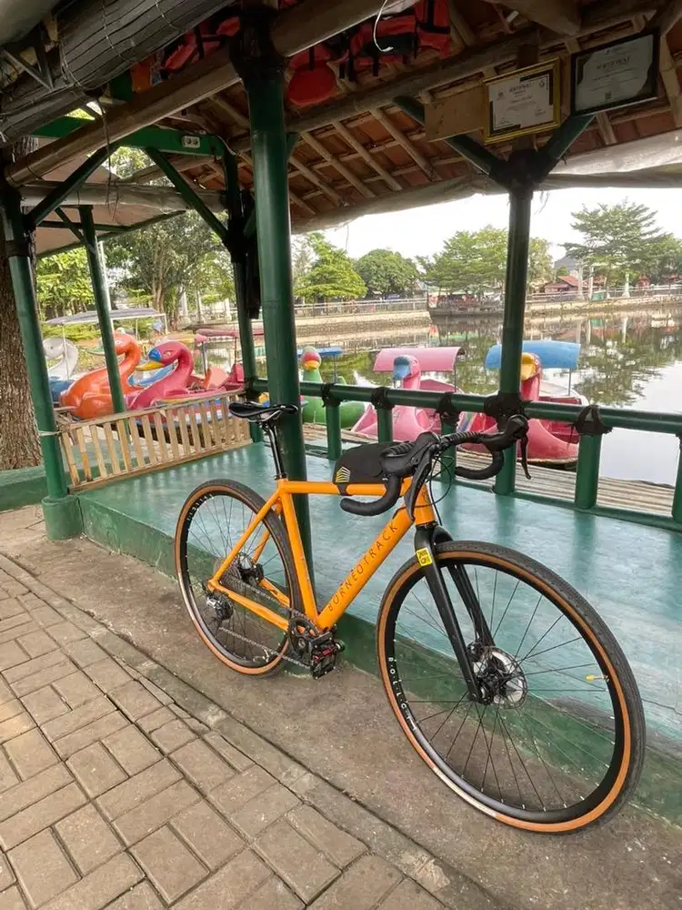Sepeda Gravel Borneotrack