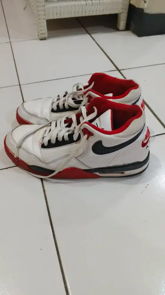 Sepatu basket Nike air ukuran 41