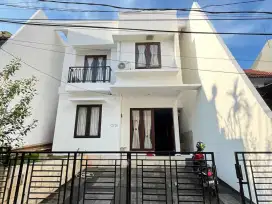 DIJUAL RUMAH UNTUK KOSAN BAGUS 2 LT DI KELAPA GADING