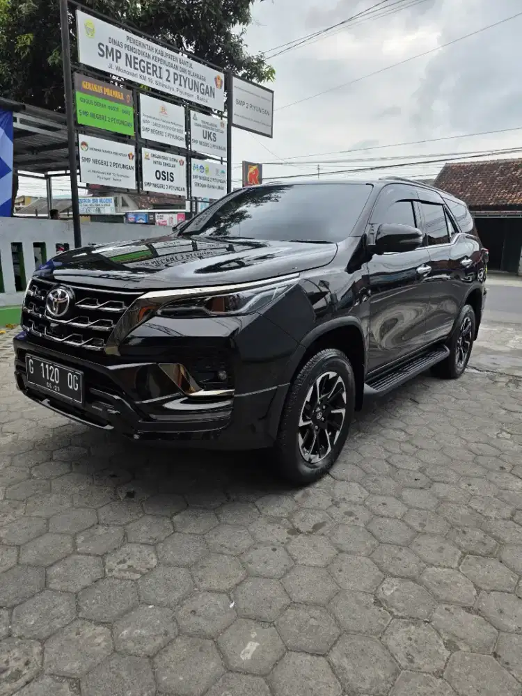 Fortuner gr 2.8 matic 2022 km antik low 8rb