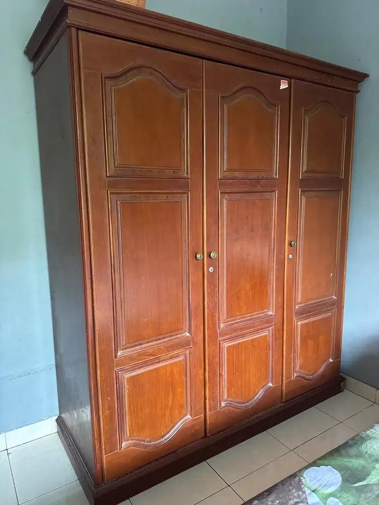 Almari pakaian jati 3 pintu