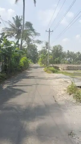 Disewakan tanah cocok untuk resto atau workshop jl Kaliurang km 11