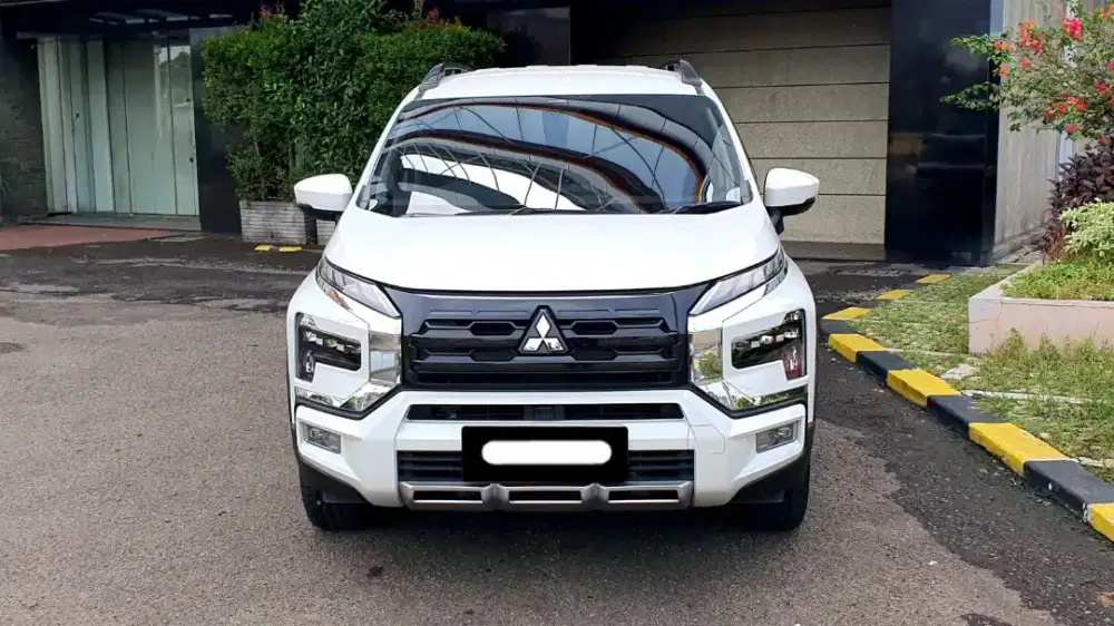 Km 8 ribuan mitsubishi xpander cross premium 2023 pakai 2024 putih