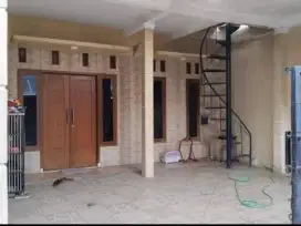 Dijual Rumah 2 Lantai di Cluster Akasia Taman Royal Tangerang Kota