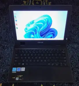 ASUS ExpertBook BR1100