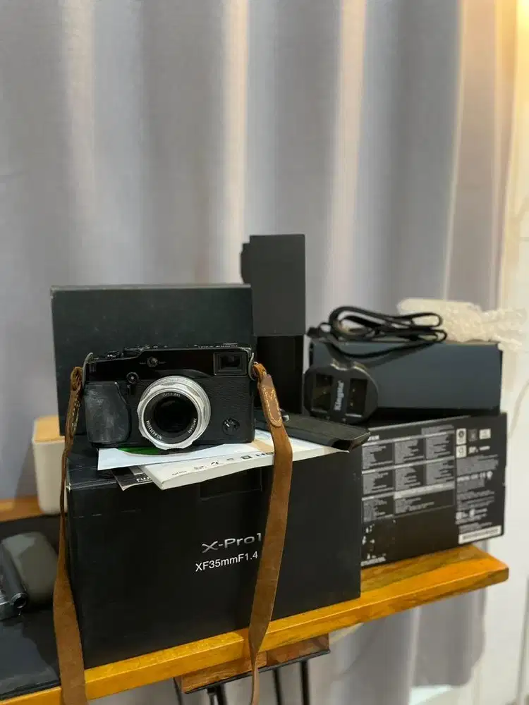 JUAL FUJIFILM X-PRO 1 + Lensa 7artisan 35mm f/1.2 | 5.000.000