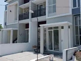 RUMAH SIAP HUNI SUKUN 2 LANTAI KOTA MALANG
