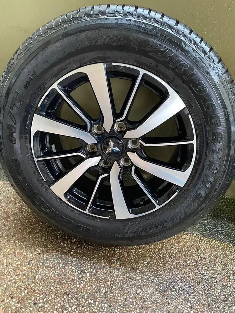 Serep Pajero dakar ring 18