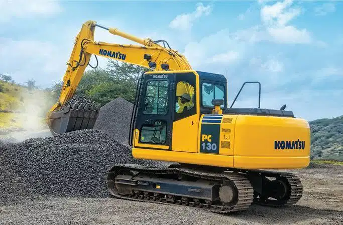 Jasa per hari Excavator Komatsu PC130, kuat dan bagus kinerjanya