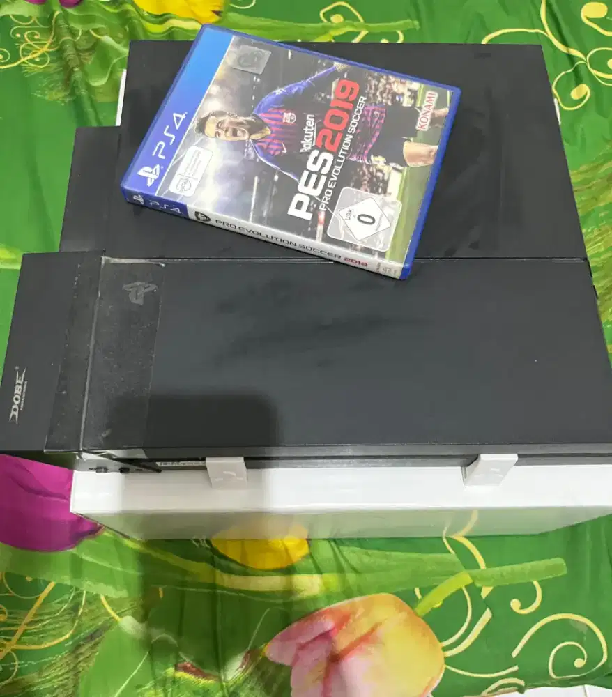 Di jual PS4 FAT ORI. BUKAN HEN
