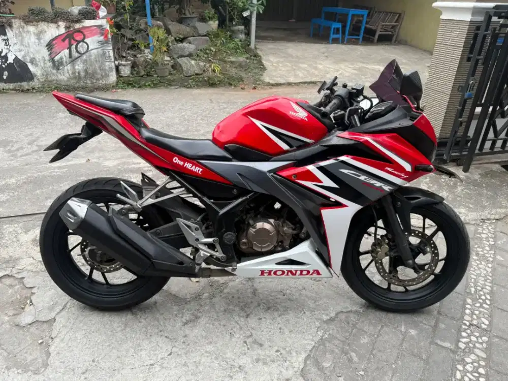 CBR THN 2016 plat AA Magelang