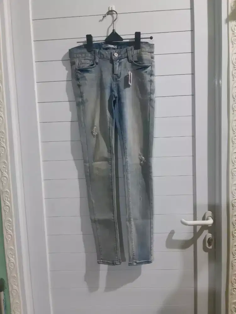 Celana jeans riped pensil wanita SUDA preloved tjap karoeng