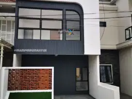 Rumah Modern Panoramic Room & Rooftop view keren di Ikanikan Lowokwaru