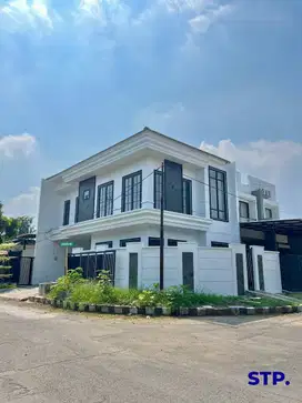 American-style, Rumah baru hoek di Jemursari Selatan